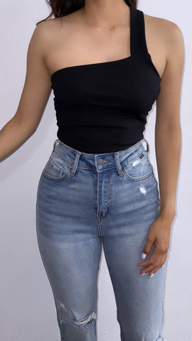 Hadley Assymetrical Ruched Top- Black